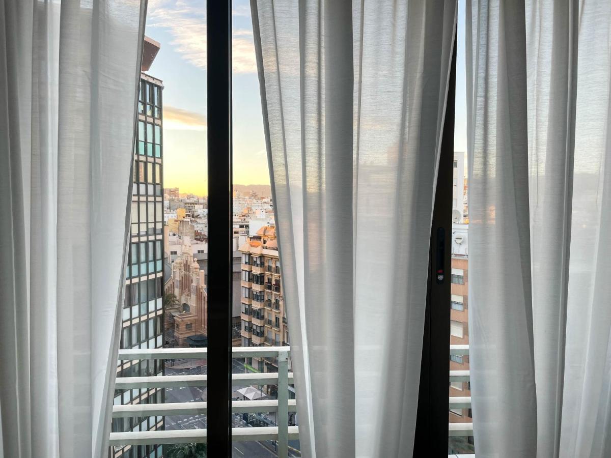 Amplio Apartamento En Pleno Corazon De 알리칸테 외부 사진